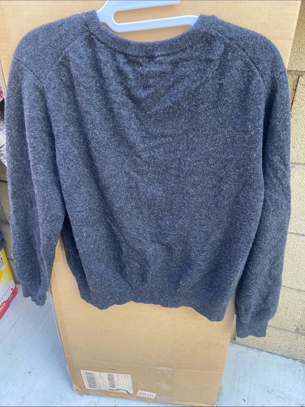 Quince Men's Cashmere Dark Charcoal Crewneck Sweater
